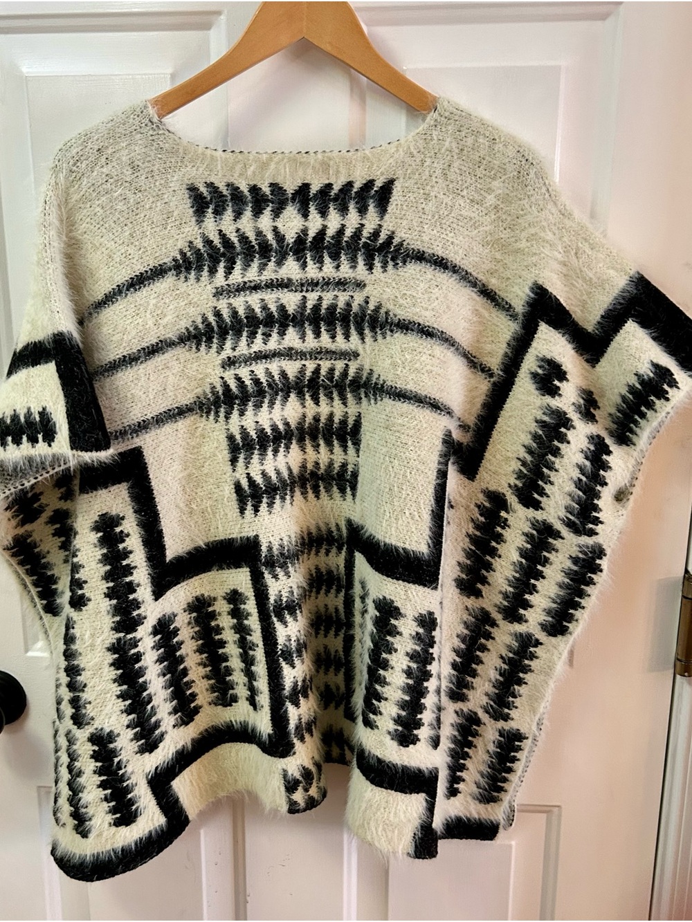 Vintage Aztec Geometric Fuzzy Knit Poncho Sweater Cream Black Oversized One Size
